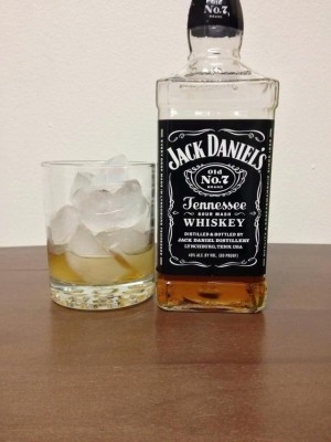 jack-daniels-whiskey-glass.jpg